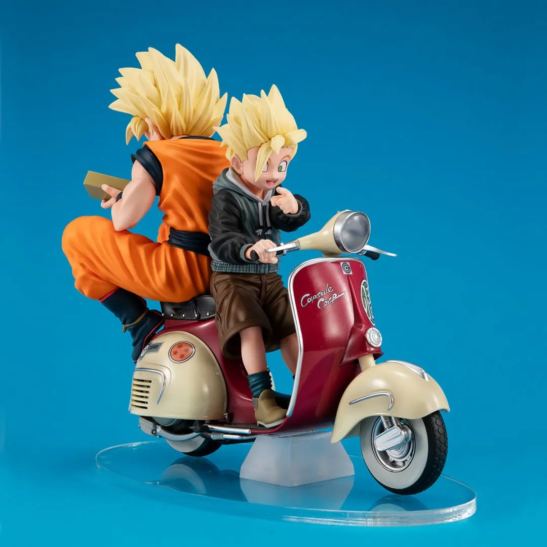 Dragon Ball Z Super Saiyan Son Goku &  Super Saiyan Son Gohan＆Mortorbike By Megahouse