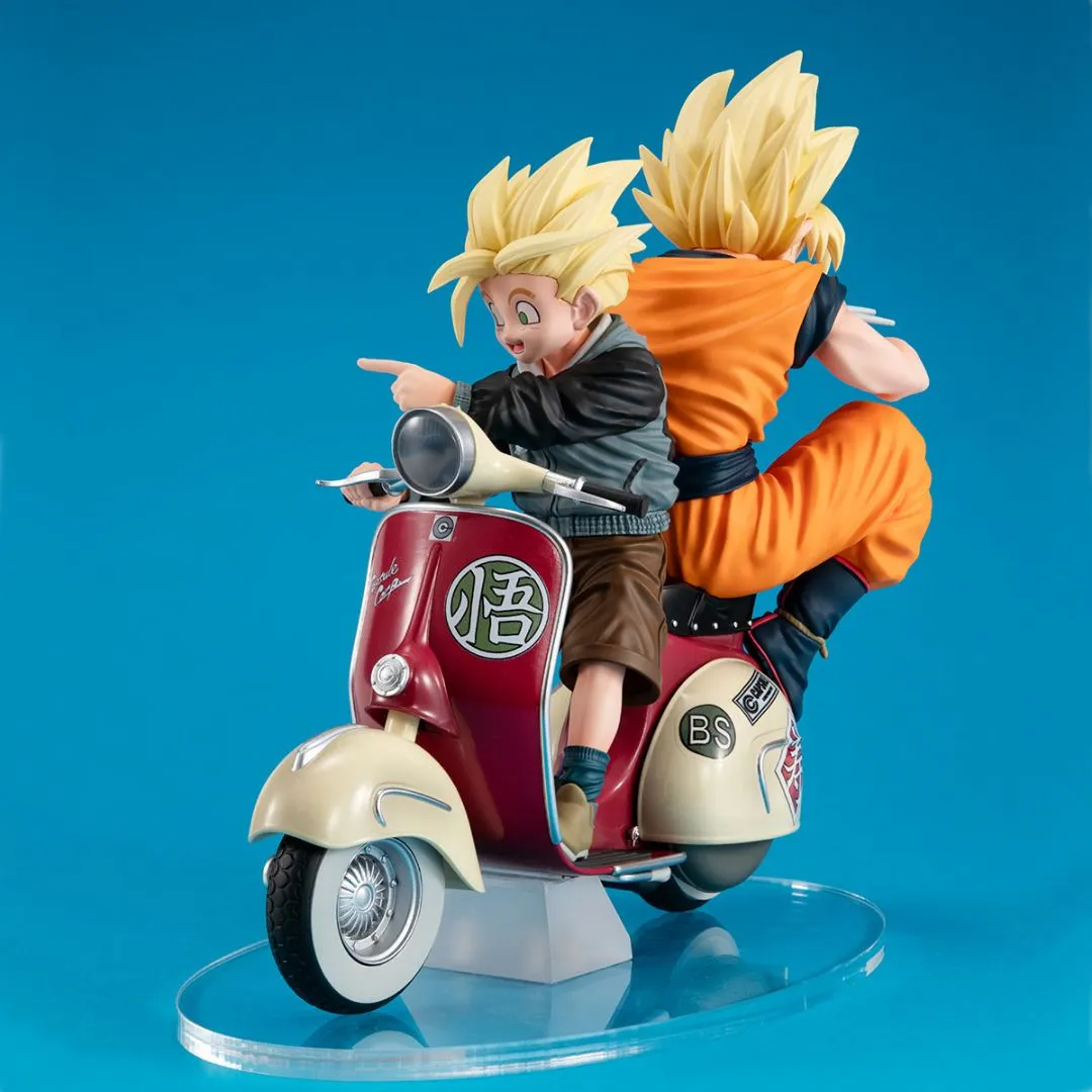 Dragon Ball Z Super Saiyan Son Goku &  Super Saiyan Son Gohan＆Mortorbike By Megahouse